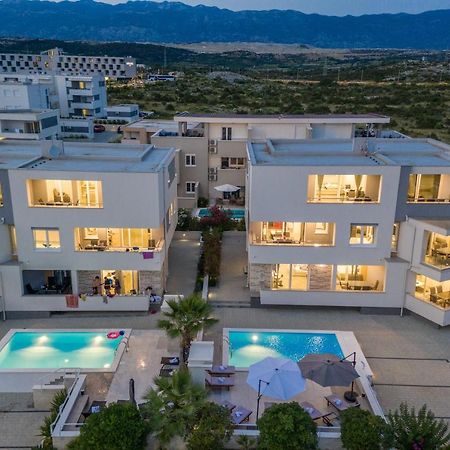 Apartments & Rooms Danivan Pool Villas B Novalja Ngoại thất bức ảnh
