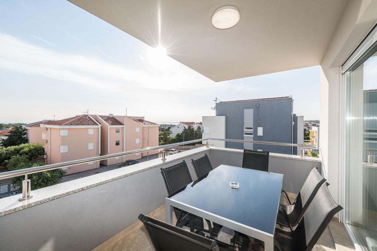 Apartments & Rooms Danivan Pool Villas B Novalja Ngoại thất bức ảnh