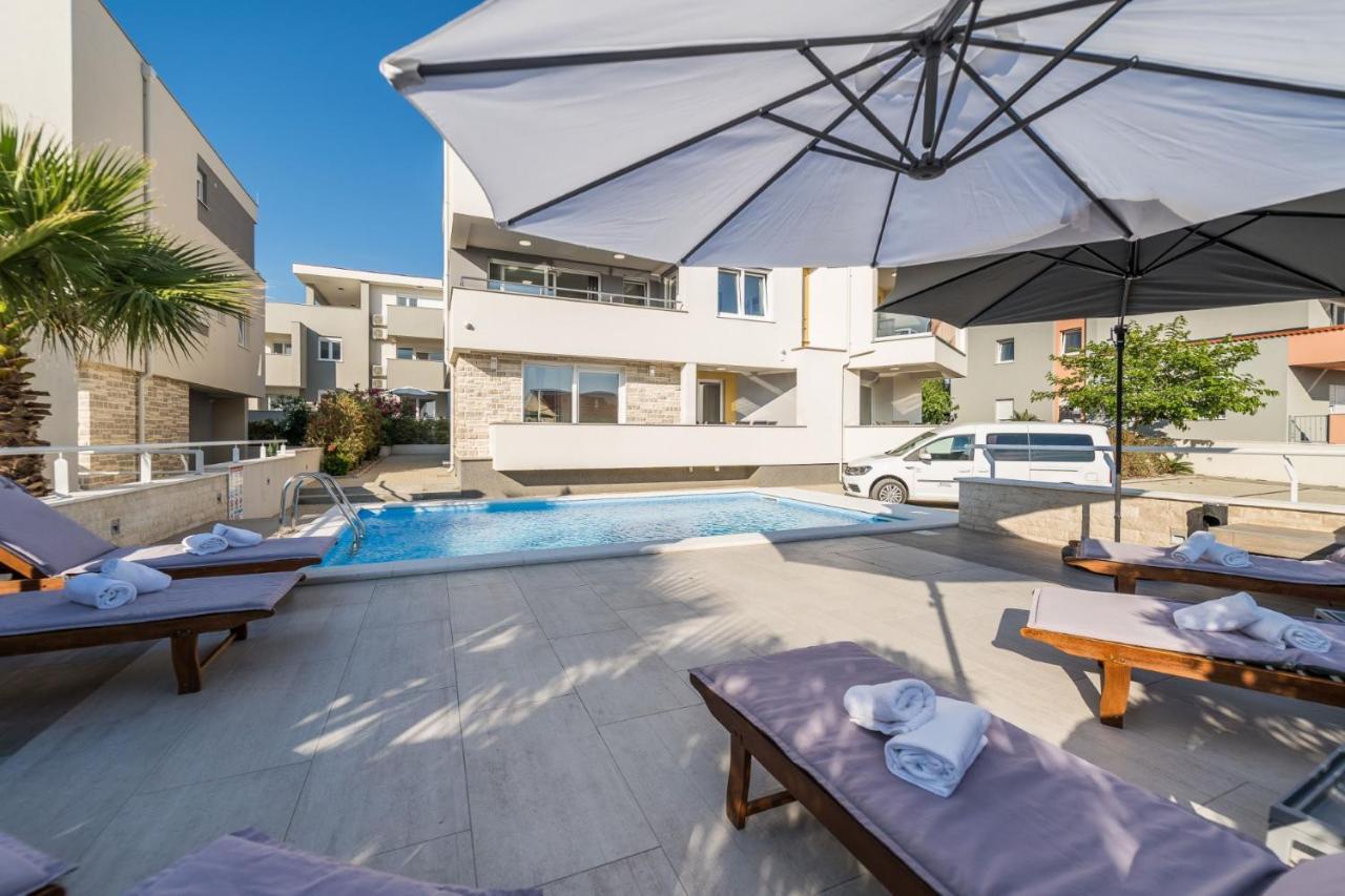 Apartments & Rooms Danivan Pool Villas B Novalja Ngoại thất bức ảnh