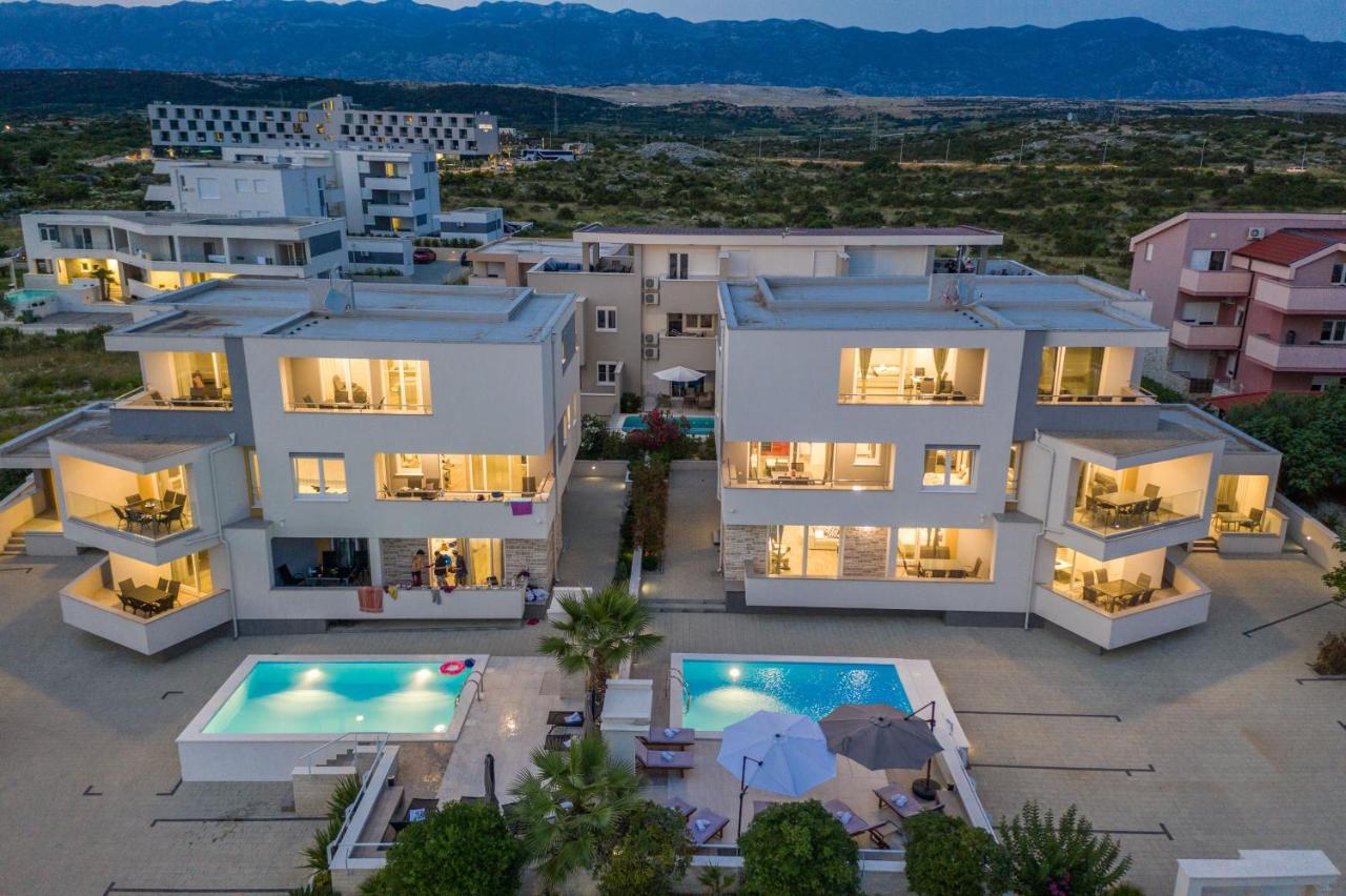Apartments & Rooms Danivan Pool Villas B Novalja Ngoại thất bức ảnh