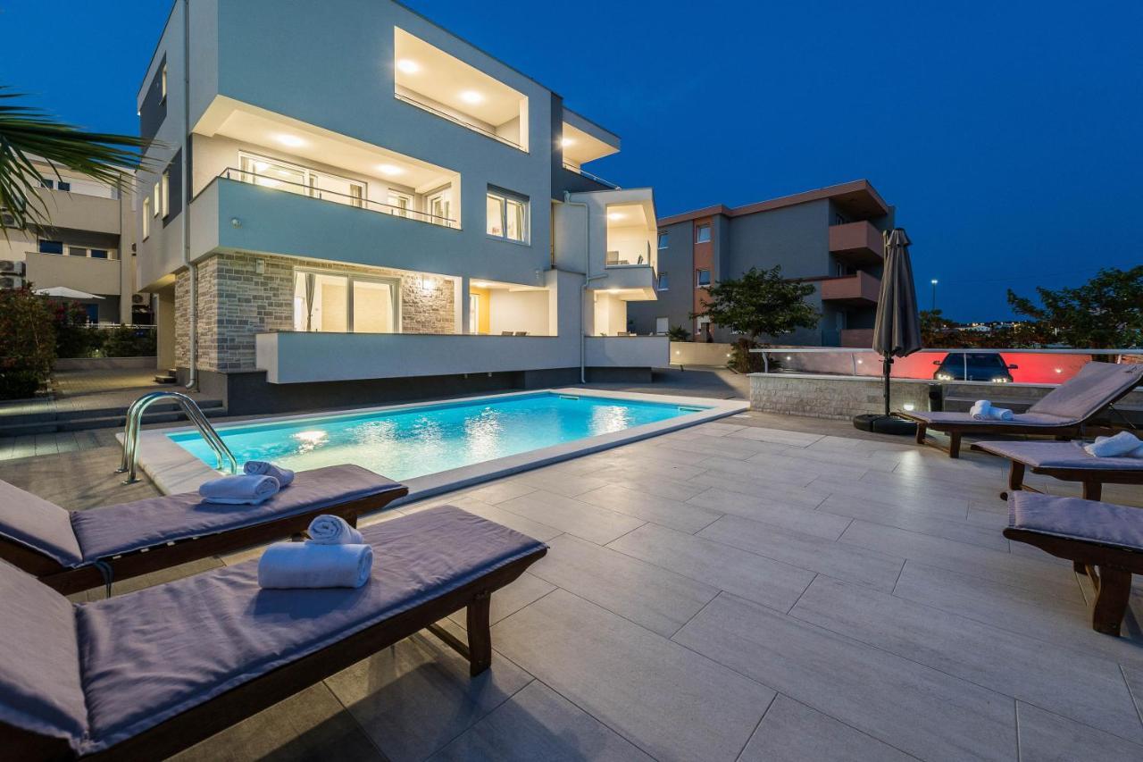 Apartments & Rooms Danivan Pool Villas B Novalja Ngoại thất bức ảnh