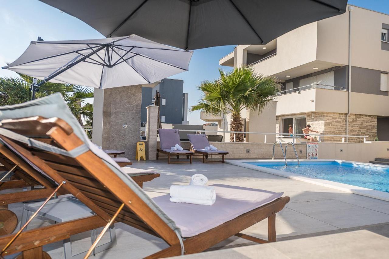 Apartments & Rooms Danivan Pool Villas B Novalja Ngoại thất bức ảnh