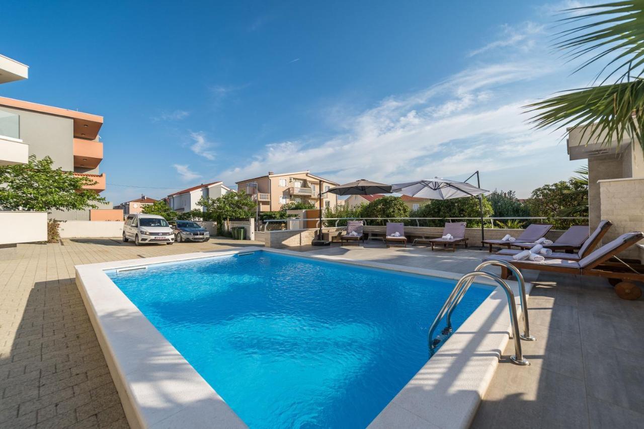 Apartments & Rooms Danivan Pool Villas B Novalja Ngoại thất bức ảnh