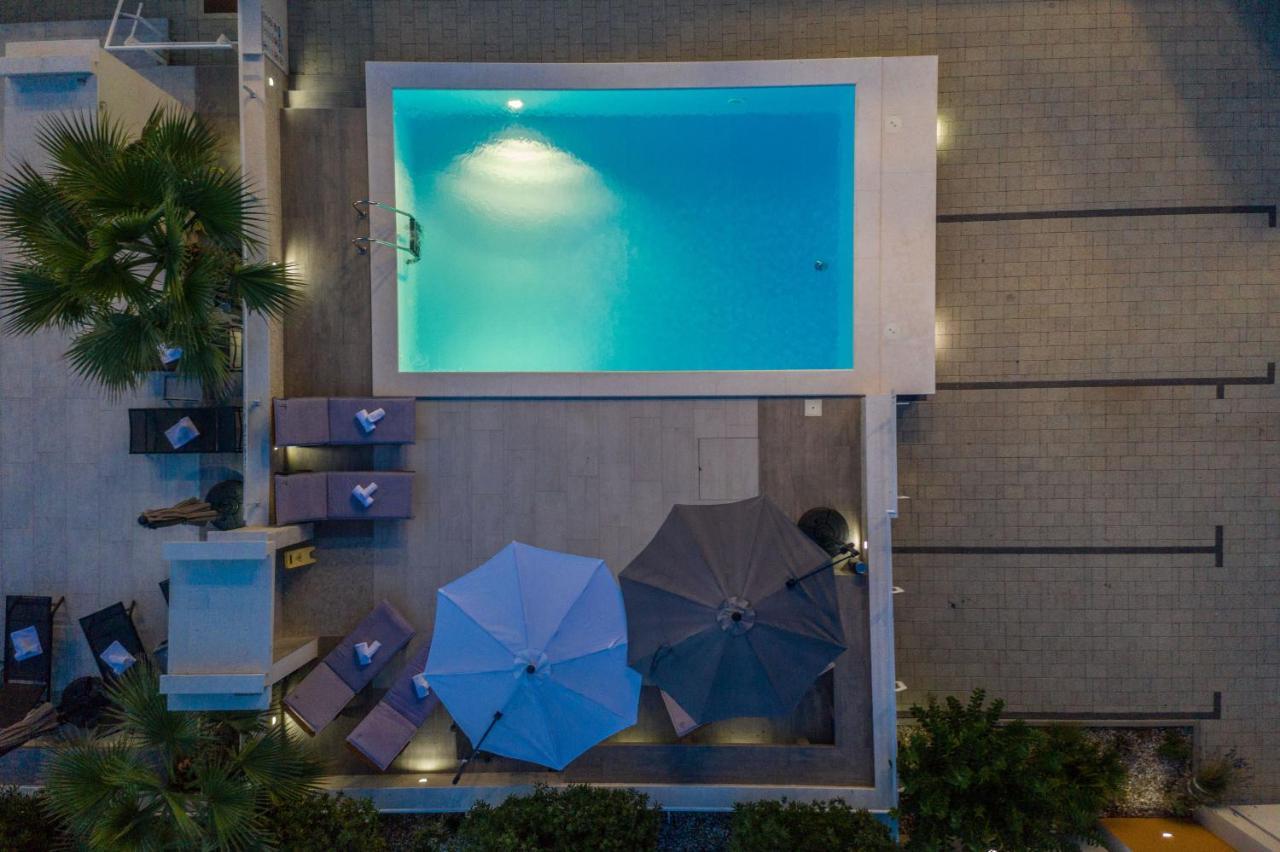 Apartments & Rooms Danivan Pool Villas B Novalja Ngoại thất bức ảnh