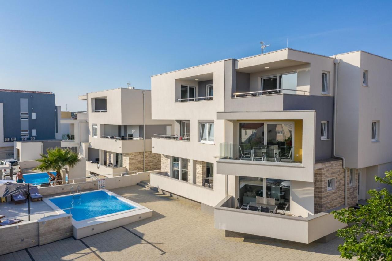 Apartments & Rooms Danivan Pool Villas B Novalja Ngoại thất bức ảnh
