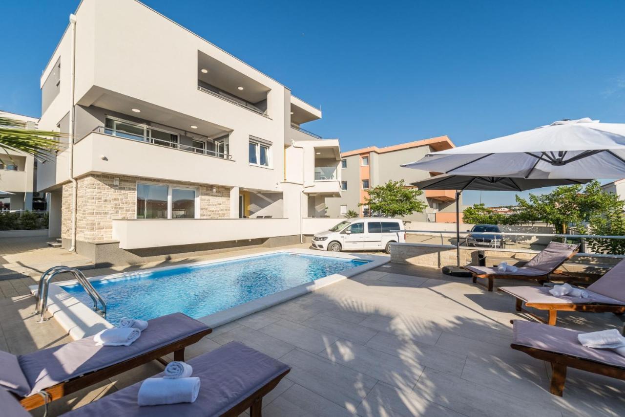 Apartments & Rooms Danivan Pool Villas B Novalja Ngoại thất bức ảnh