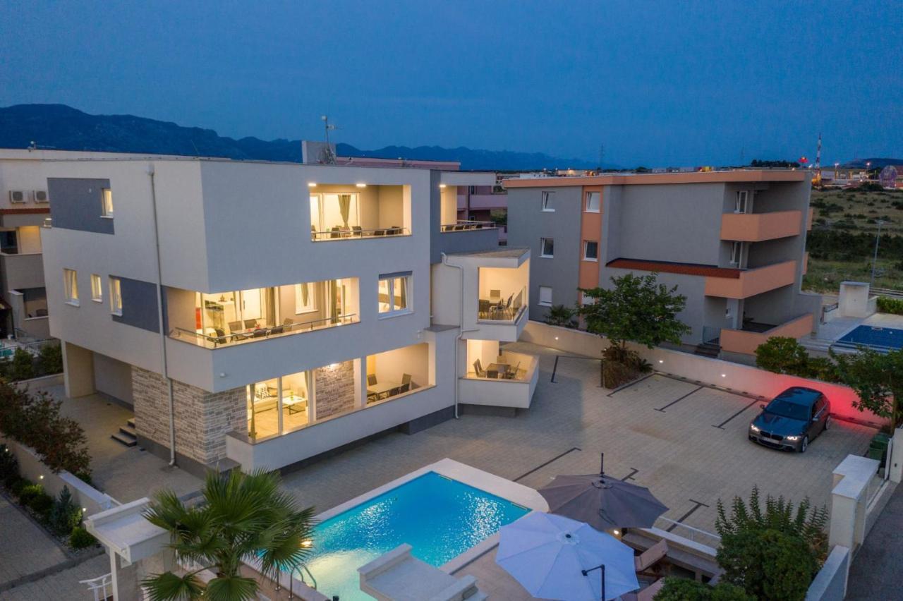 Apartments & Rooms Danivan Pool Villas B Novalja Ngoại thất bức ảnh
