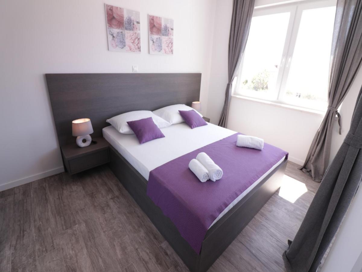 Apartments & Rooms Danivan Pool Villas B Novalja Phòng bức ảnh