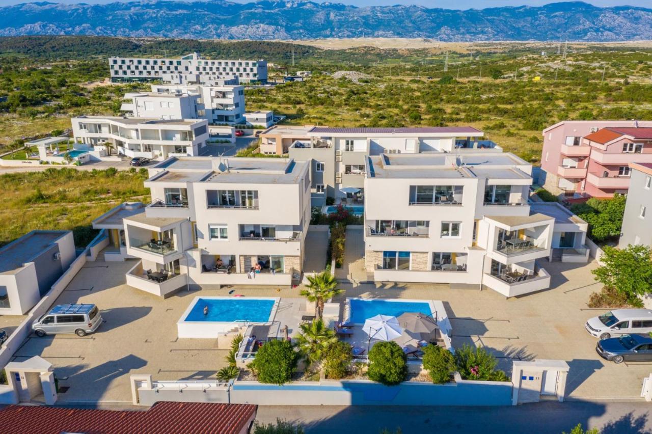 Apartments & Rooms Danivan Pool Villas B Novalja Ngoại thất bức ảnh