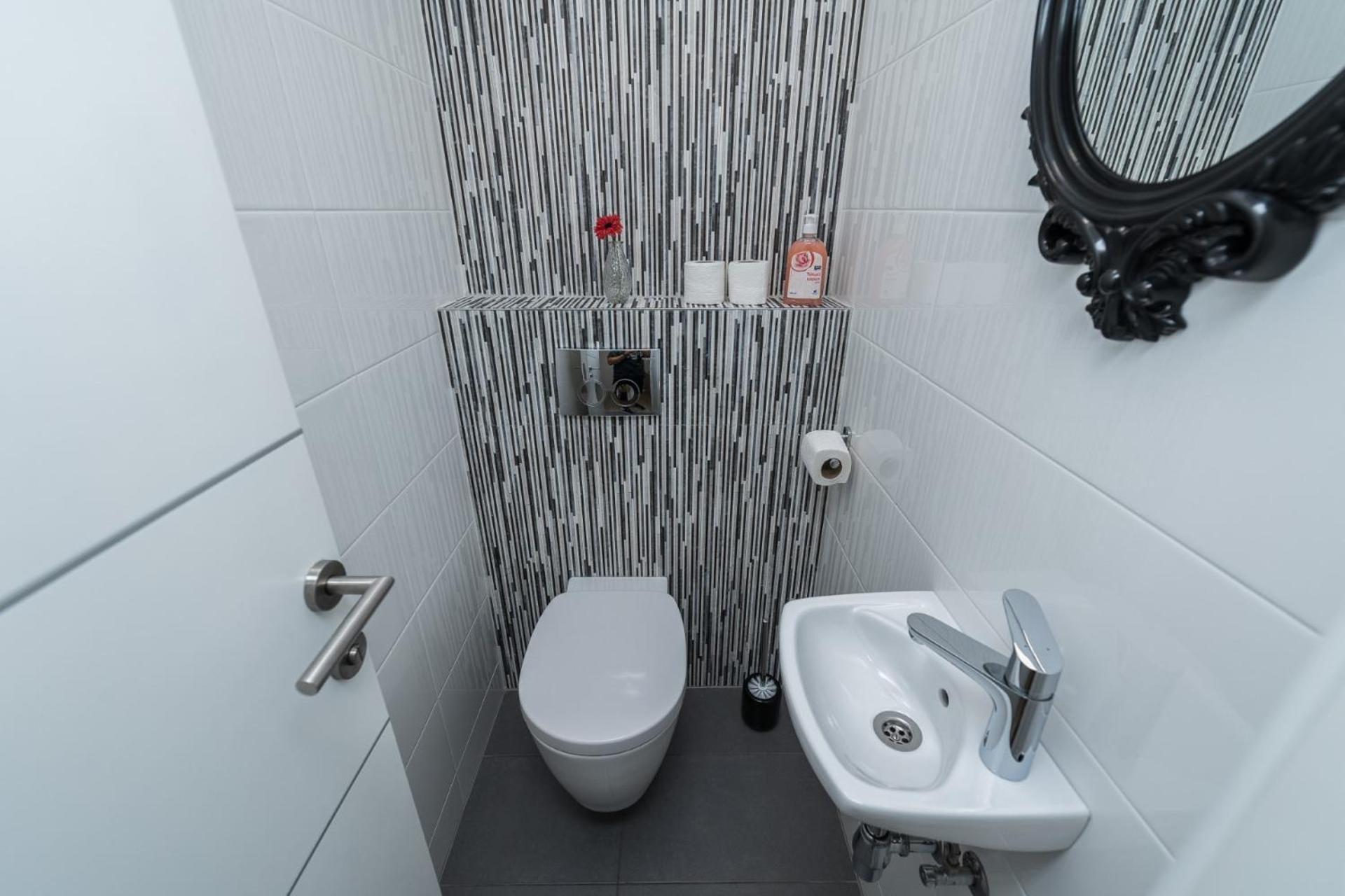 Apartments & Rooms Danivan Pool Villas B Novalja Phòng bức ảnh