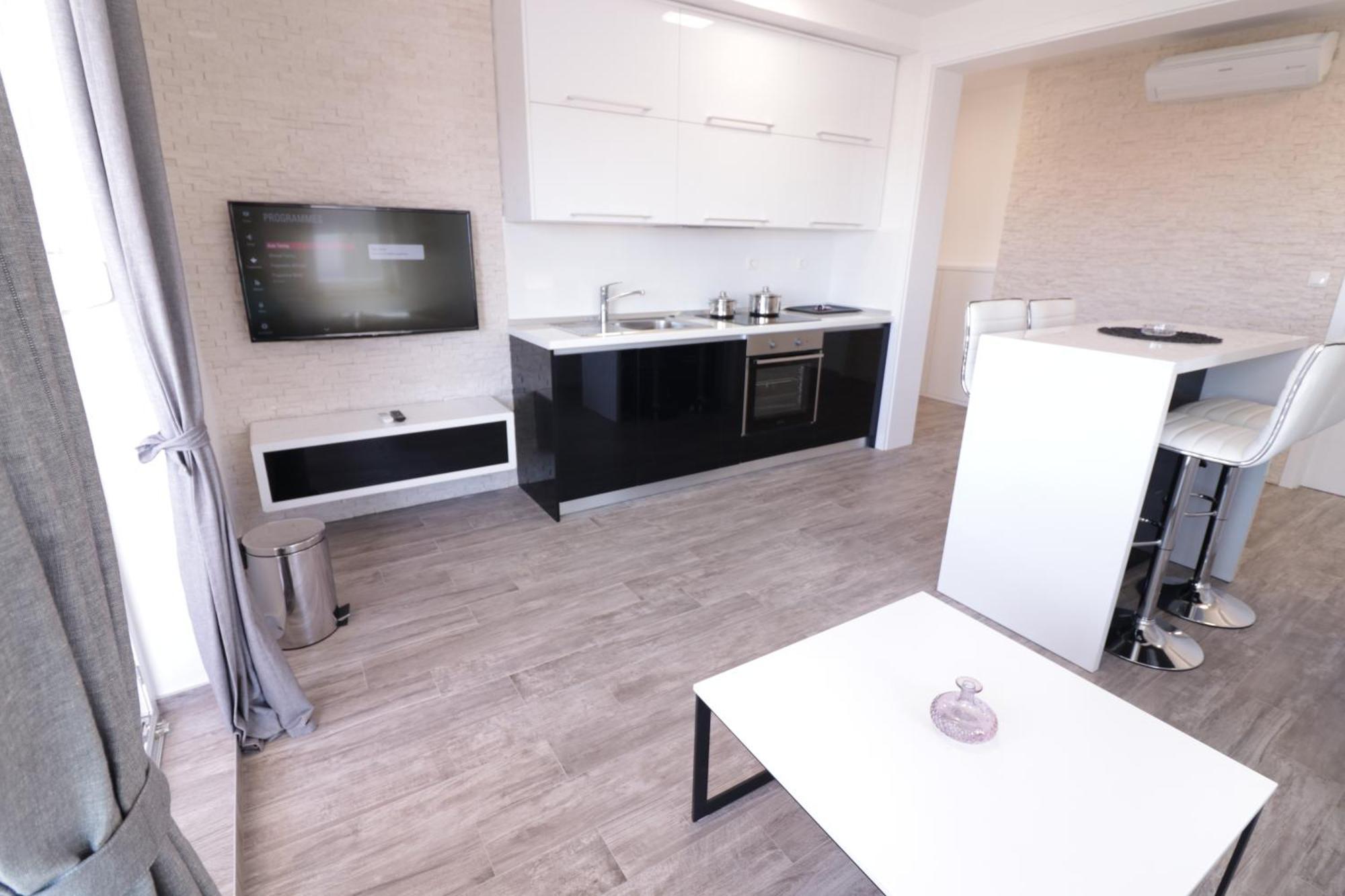 Apartments & Rooms Danivan Pool Villas B Novalja Phòng bức ảnh