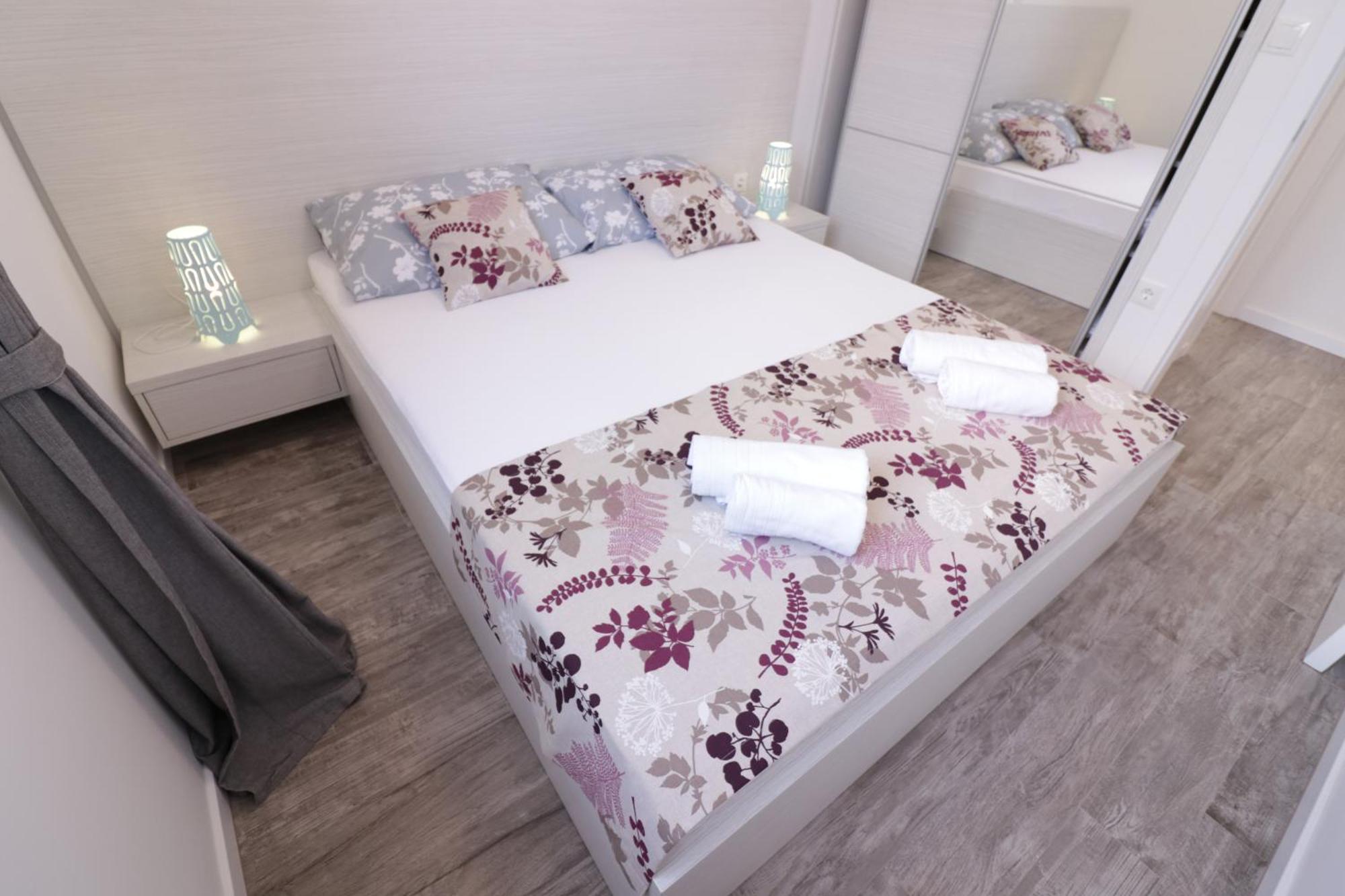 Apartments & Rooms Danivan Pool Villas B Novalja Phòng bức ảnh