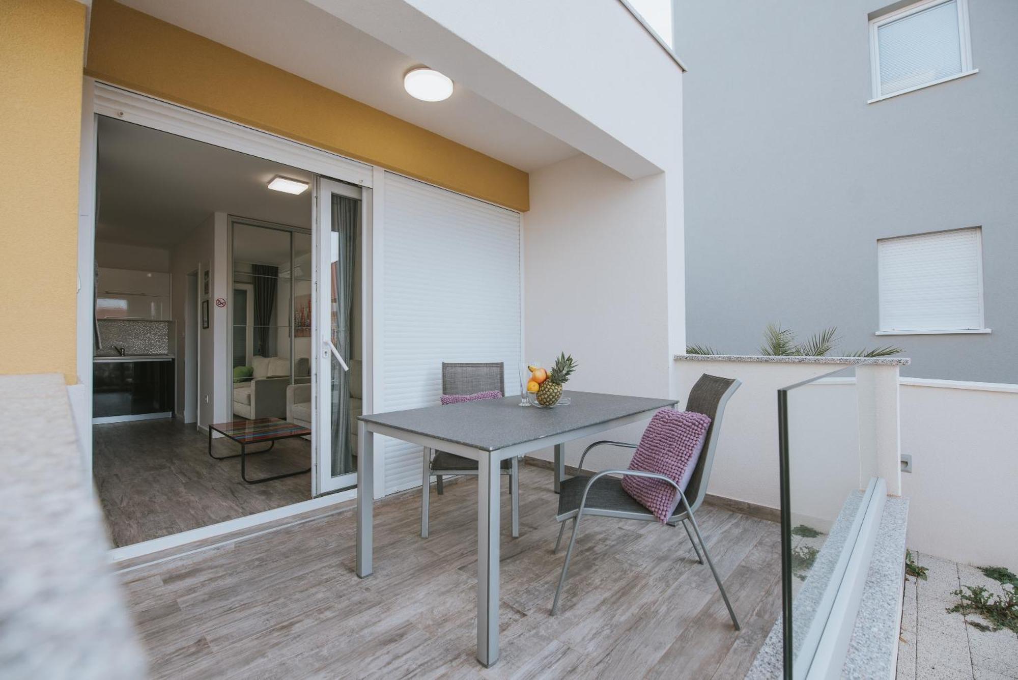 Apartments & Rooms Danivan Pool Villas B Novalja Phòng bức ảnh