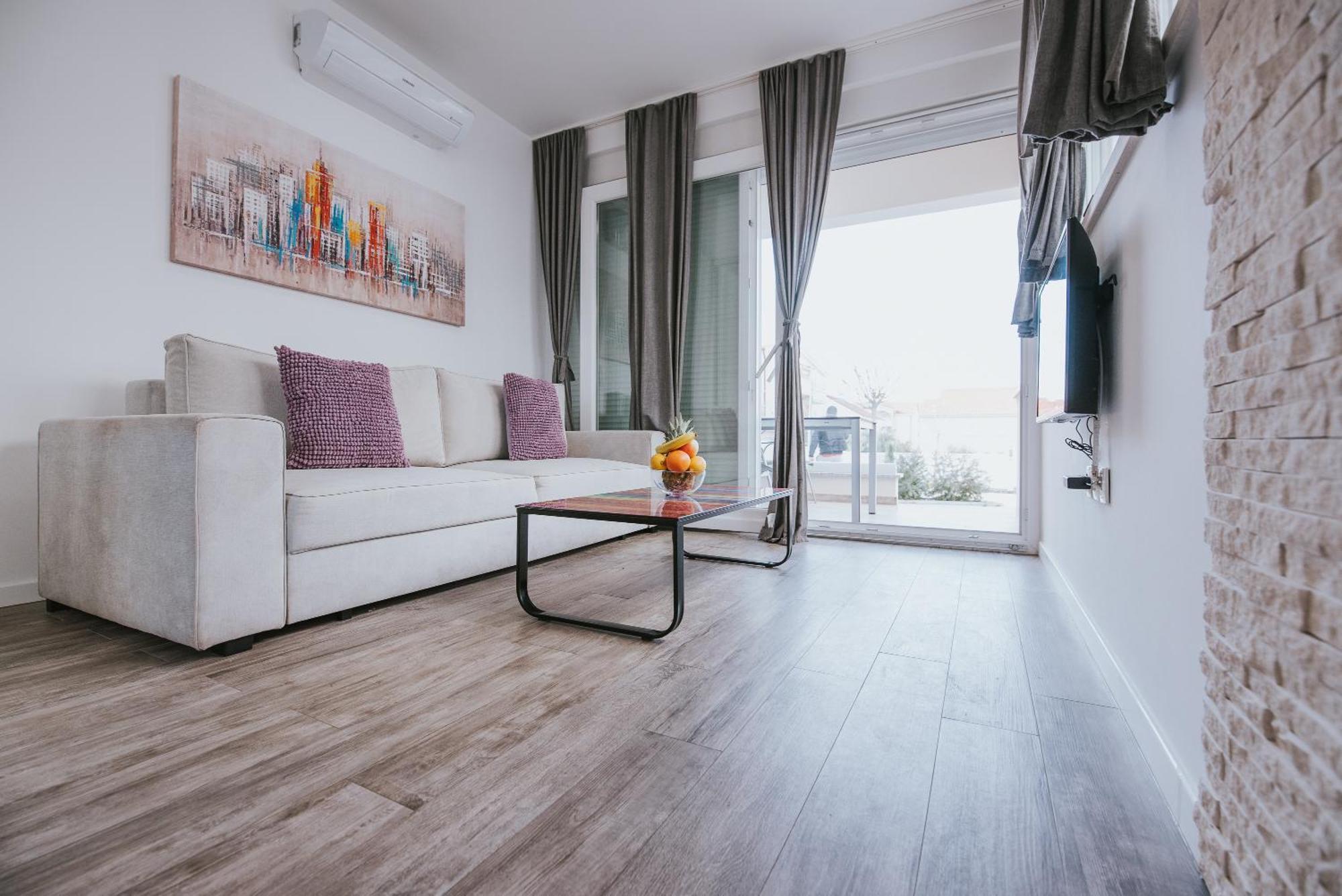 Apartments & Rooms Danivan Pool Villas B Novalja Phòng bức ảnh